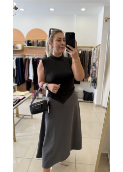 Dik Yaka Siyah Buzzy Kolsuz Bluz