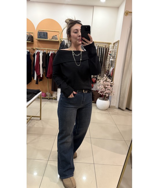 Yumoş Dokulu Madonna Yaka Bluz-Siyah