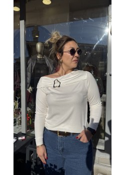 Beyaz Modal Yaka Gold Toka Detaylı Bluz