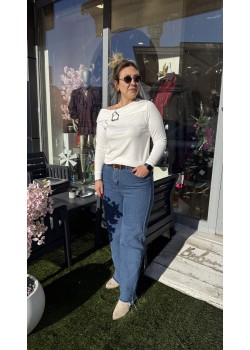 Beyaz Modal Yaka Gold Toka Detaylı Bluz