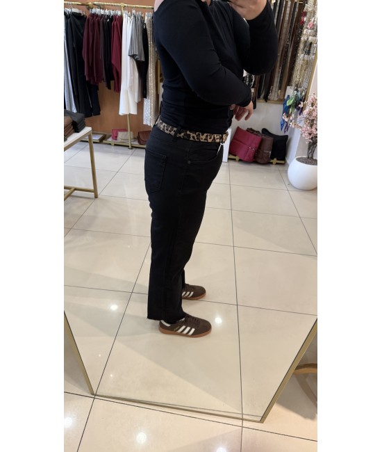 Likralı Siyah Mom Fit Jean Pantolon Likralı Siyah Mom Fit Jean Pantolon