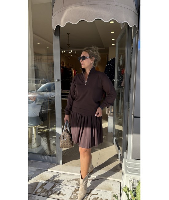 Kahverengi Çelik Örme Tasarım Etekli Takım Kahverengi Çelik Örme Tasarım Etekli Takım